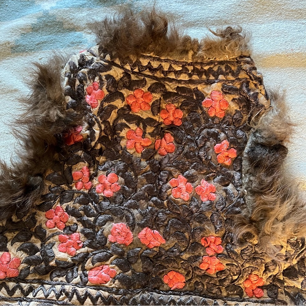 Vintage Shearling Embroidered Sheepskin Leather Vest Afghan Floral Handmade Rare - Picture 6 of 15